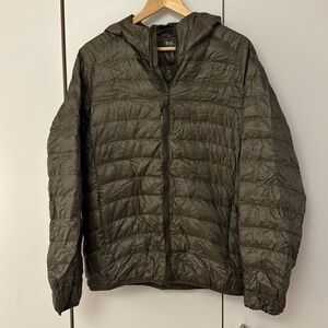 Uniqlo Ultra Light Down Hooded Jacket